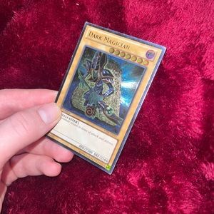 Dark magician yu-gi-oh card
